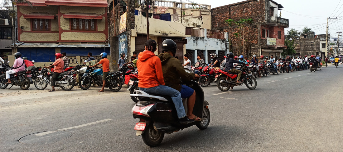 कमिसन विवादले उपभोक्ता मर्कामा, २० गतेदेखि निजी पम्पले इन्धन बिक्री नगर्ने